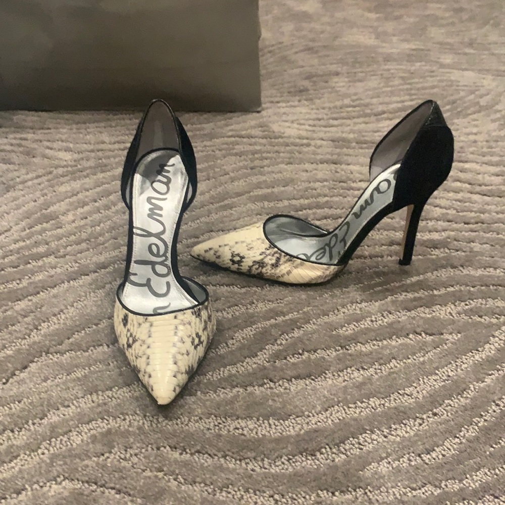 Sam Edelman snake skin open side pumps